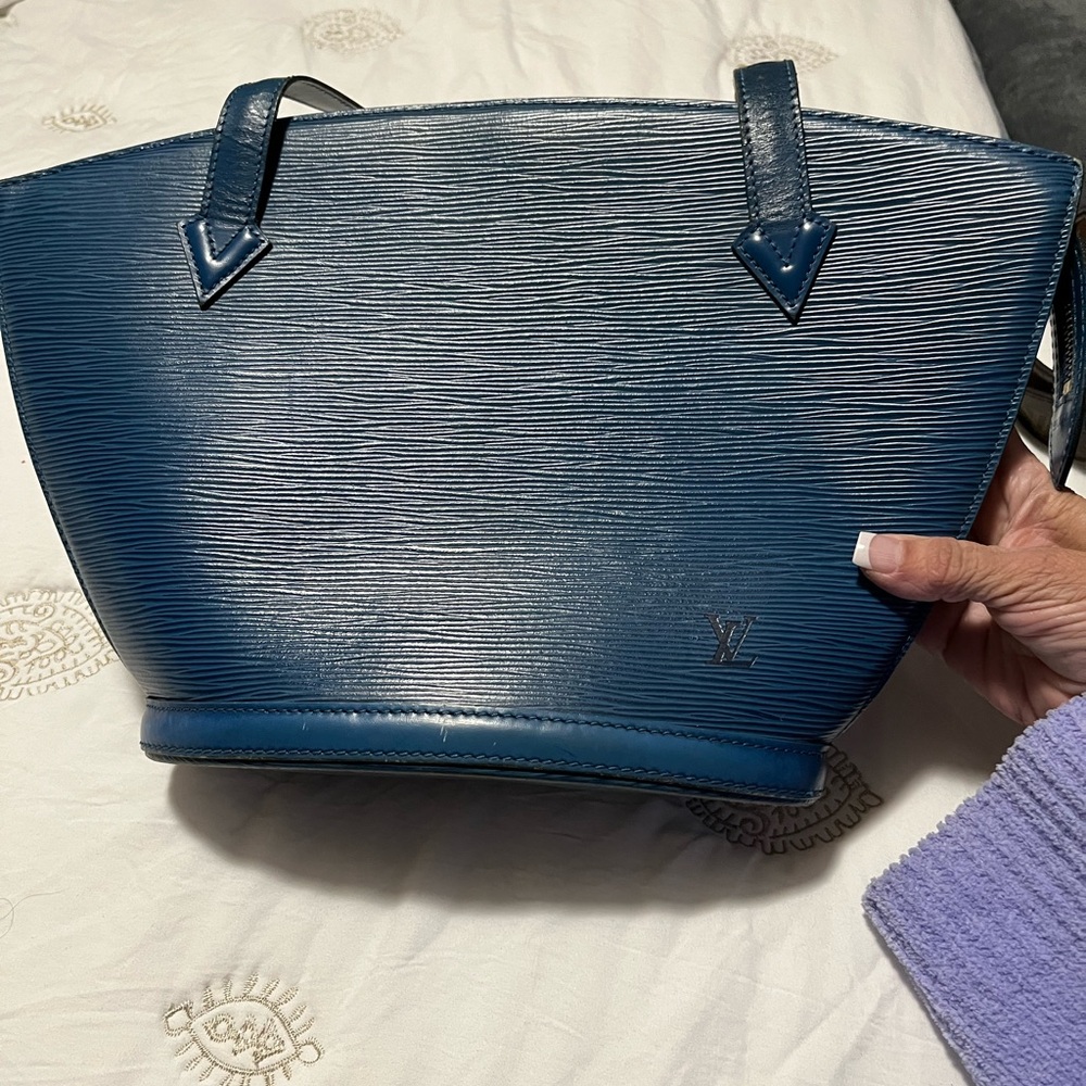 Authentic  Louis Vuitton Navy Blue Women's Tote COA is available